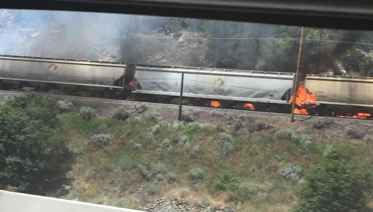 30 acre brush fire next to railroad tracks shuts down part of I-84 in ...